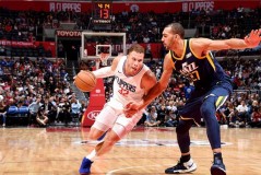 杨鸣邱彪解说总决赛G2：山东主帅携手见证篮球激情