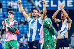 小贝林在多特蒙德：从替补席到实力证明之路